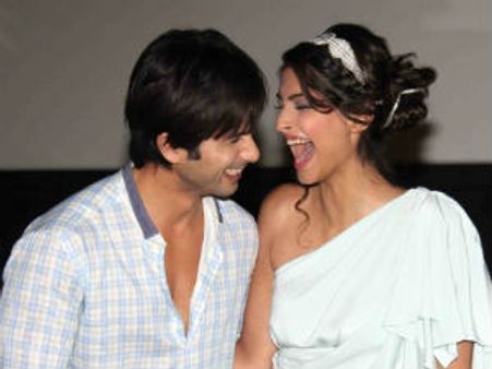 Sonam Kapoor on KBC 5: Big B is so so chic