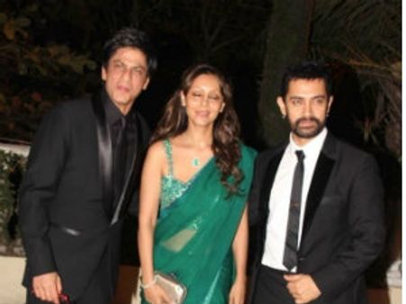 Aamir Khan, Shahrukh's wife avoid each other