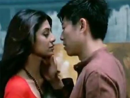 Shilpa Shetty's liplock, lesbian act in The Desire