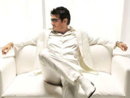 Ajith shoots foot-tapping number for Billa