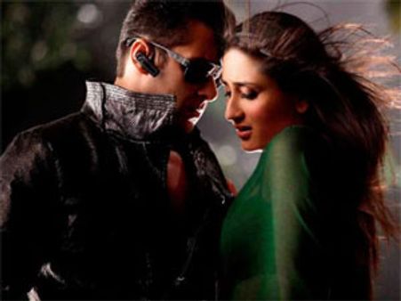 Kareena Kapoor upset over Salman Khan's nerve disorder