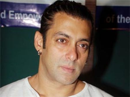 Salman Khan makes peace with Shahrukh Khan?