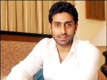 Abhishek Bachchan suffers injuries on Bol Bachchan set