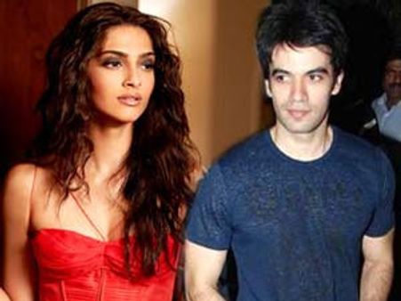 Sonam Kapoor parties hard with Punit Malhotra