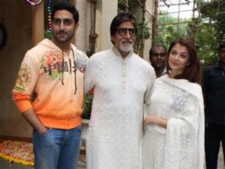 Amitabh, Aishwarya try to pep up Abhishek Bachchan