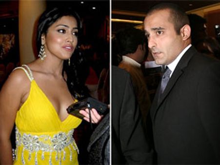 Akshaye Khanna dating Shreya Saran?
