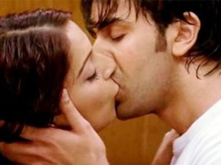 Ranbir Kapoor finishes off kissing scene in single take