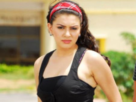 Haniska Motwani turns gangster for Simbu