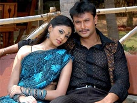 Sarathi - Movie Review