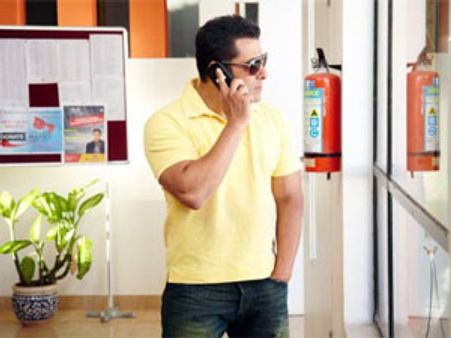 Salman Khan escapes landing in a coma