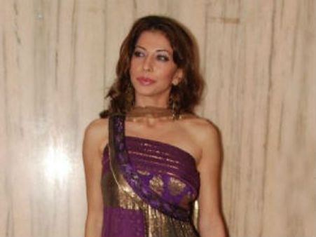 Vida Samadzai hopes to make career in B-Town with Bigg Boss 5