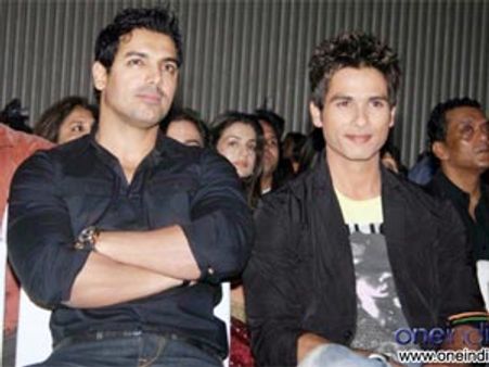 John Abraham-Shahid Kapoor war intensifies at the Box Office