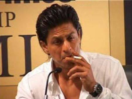 Shahrukh vows to quit smoking after Ra.One release