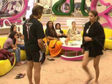 Bigg Boss 5: Pooja Mishra gets aggressive on day five