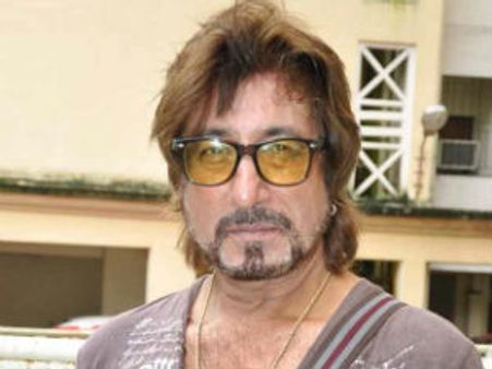Shakti Kapoor trying to woo girls in Bigg Boss 5 house?