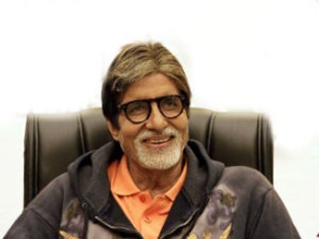 Amitabh Bachchan introduces Ra.One game in movie