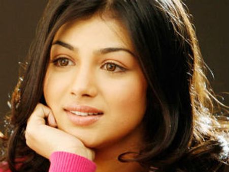 Ayesha Takia grooms her sister Natasha Takia for Bollywood