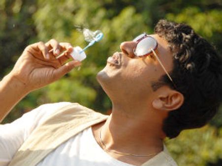 Puneet in Amitabh Bachchan's seat, to host KBC Kannada