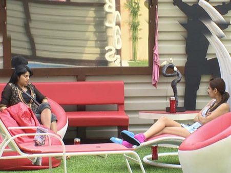 Bigg Boss 5: Pooja Mishra bonding with Shraddha Sharma