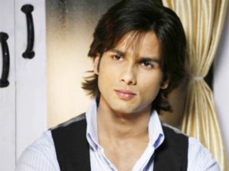 Shahid Kapoor, the new Manu to romance Kangana Ranaut?