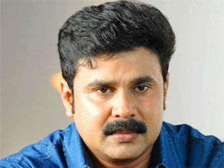 Dileep shaves off his moustache for Vellaripravinte Changathi