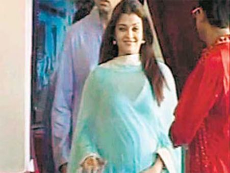 Aishwarya Rai Bachchan's baby bump revealed