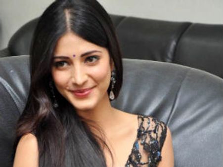 Shruti Hassan snubs Junior NTR for Aamir Khan
