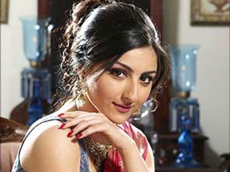 Soha Ali Khan struggles to come to terms with father's death