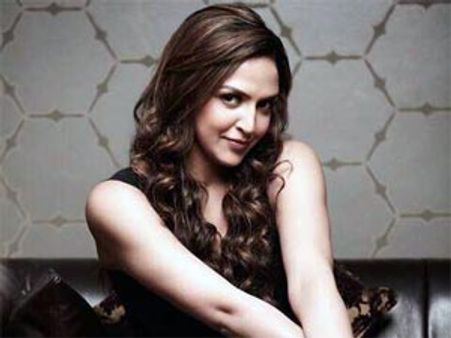 Esha Deol visits Ajmer Sharif dargah