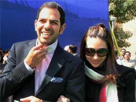 Karisma Kapoor seperates from hubby Sanjay Kapur?