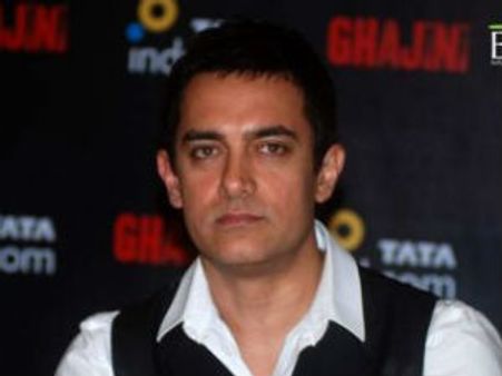 Aamir Khan turns host