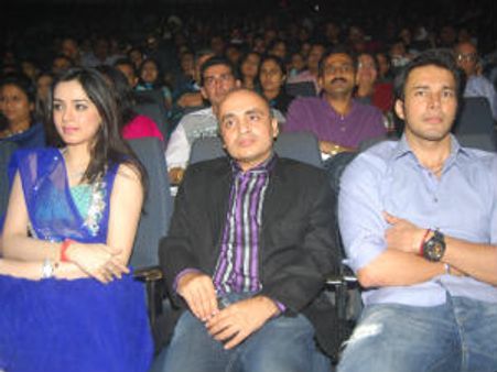 Rajniesh Duggal, Nargis Bagheri grace 'GIS Concert 2011'
