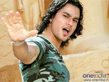 Kunal Khemu suffers serious accident, undergoes surgery