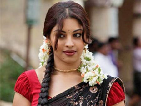 Richa Gangopadhyay to debut in Bollywood!