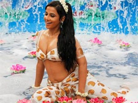 Vidya Balan's seductive looks bowls over Bappi Lahiri