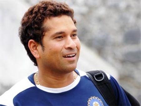 Sachin Tendulkar helps Vidhu Vinod Chopra to shoot in Lords