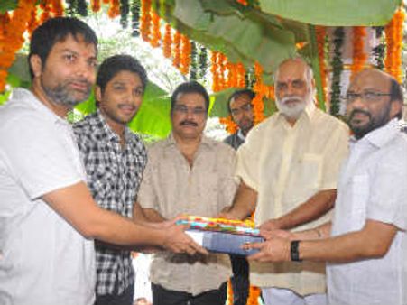 SS Rajamouli-VV Vinayak launch Allu Arjun's new movie