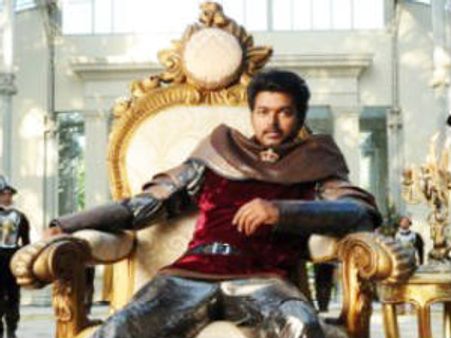 Vijay apes Rajinikanth, Kamal Hassan