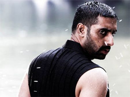 Abhishek Bachchan invites his young fans home