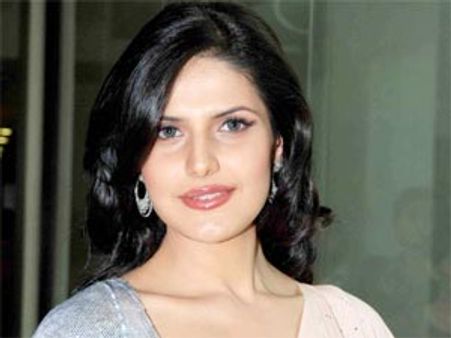 Zarine Khan undergoes surgery for appendicitis