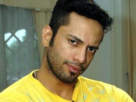 Bigg Boss 5: Akashdeep Saigal pretending good?