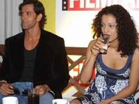 Hrithik Roshan, Kangana Ranaut to share lip-lock soon?