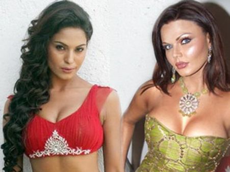 Rakhi Sawant wages war against Veena Malik!