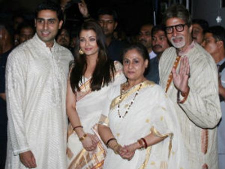 Bachchans flooded with congratulatory messages