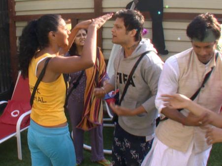Bigg Boss 5: Sky plans to shift Mahek from Amar's team