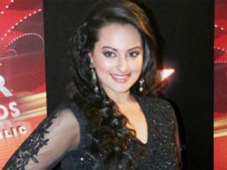 Sonakshi Sinha out of Race for Salman's Dabangg