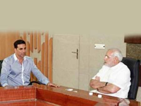 Akshay Kumar assures his support to Gujarat CM Narendra Modi