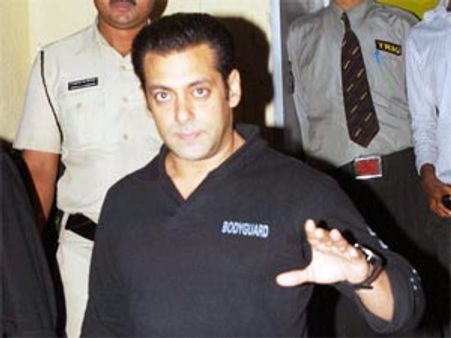 Salman Khan gets blasted by Shakti Kapoor