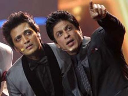 Shahrukh, Riteish perform to Marathi Chammak Challo