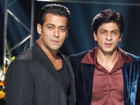 Junior Khans reunite Salman, Shahrukh at Pitbull Concert